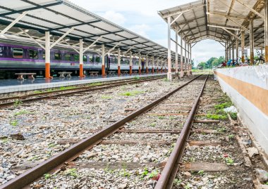 Demiryolu hatları tren istasyonu seyahat etmek.