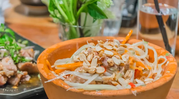 Thaise stijl papaja salade in kom — Stockfoto