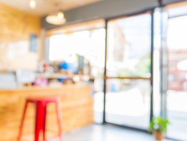 Bokeh imajı olan bir kafenin arka planı bulanık.