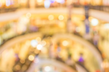  escaleras mecánicas en el moderno centro comercial.
