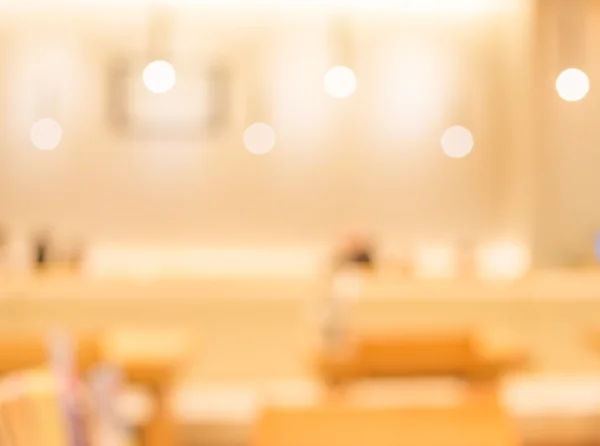 Bokeh imajı olan bir kafenin arka planı bulanık 