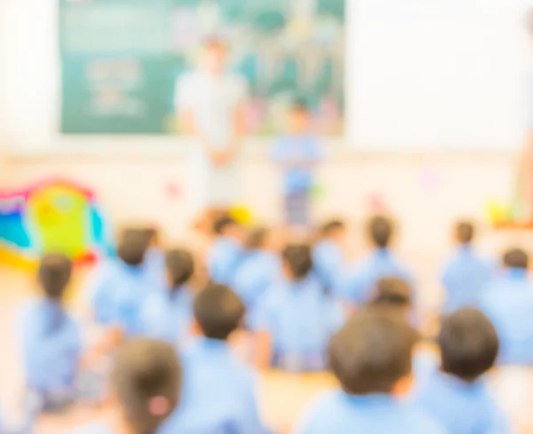 Classe Sfocata Con Insegnante Bambini Uniforme — Foto Stock