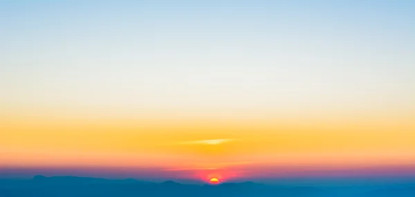 Ранкове небо — стокове фото