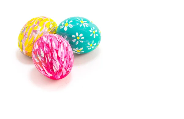 Huevos de Pascua aislados sobre fondo blanco . — Foto de Stock