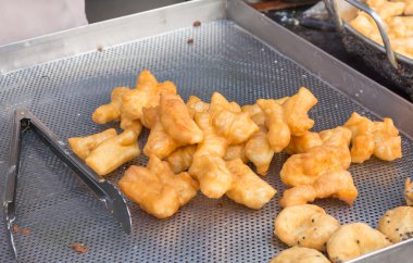 derin yağda kızartılmış doughstick  