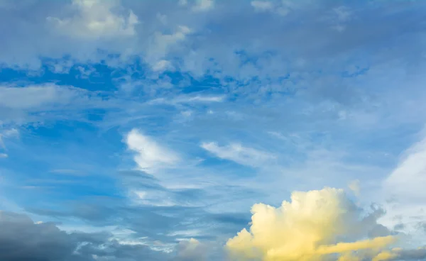 Bild Des Klaren Himmels Tag Zur Hintergrundnutzung — Stockfoto