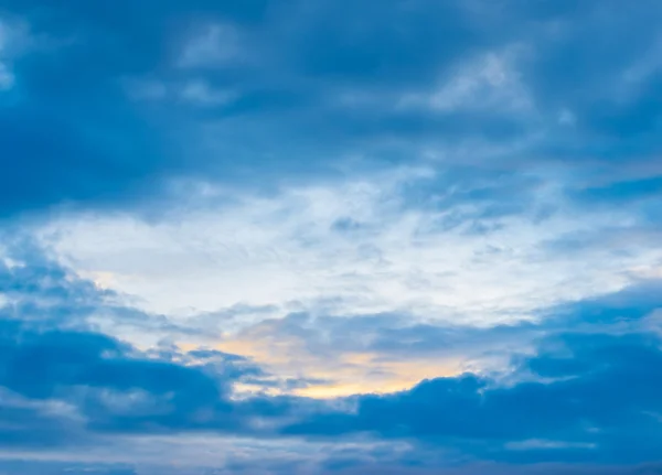 ภาพของท้องฟ้าที่ชัดเจนในเวลากลางวัน — ภาพถ่ายสต็อก