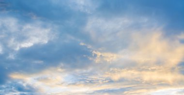 açık gökyüzü gün zamanında görüntüsünü 