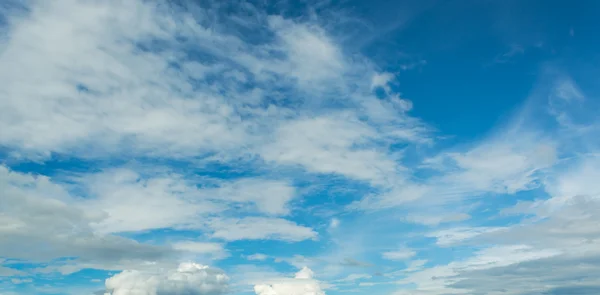 Bild Von Blauem Himmel Mit Weißer Wolke Zur Hintergrundnutzung — Stockfoto