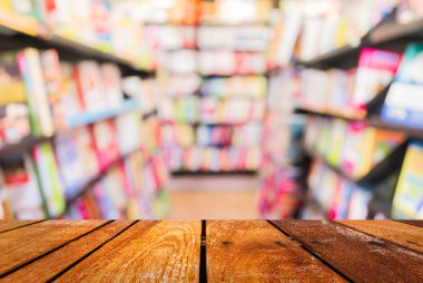 kitap mağaza rafındaki görüntü bulanıklığı  