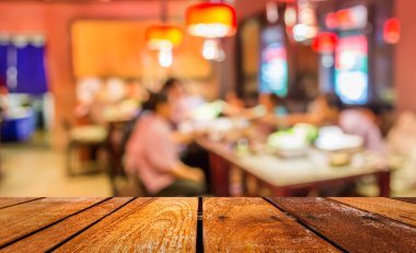 ışık bokeh ile restoran veya gıda merkezinin görüntü bulanıklığı 