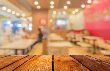 Restoran ya da yiyecek Merkezi ile hafif bokeh foy arka plan görüntüsünü bulanıklık.
