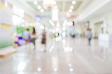 Pazar yerinde yürüyen insanların bulanık görüntüsü, Bokeh ile arka plan bulanık.