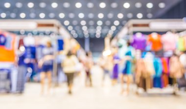 Alışveriş merkezinin bulanık görüntüsü ve arka plan kullanımı için insanlar .