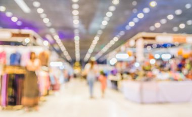 Alışveriş merkezinin bulanık görüntüsü ve arka plan kullanımı için insanlar .