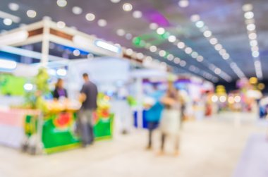 Alışveriş merkezinin bulanık görüntüsü ve arka plan kullanımı için insanlar .