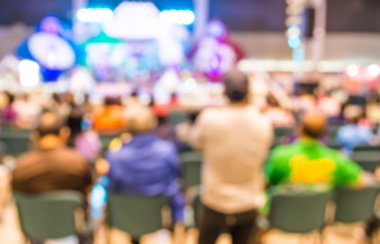 görüntü bulanıklığı konser salonu insanlarda