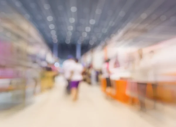 Verschwommenes Bild Von Einkaufszentrum Und Menschen Zur Hintergrundnutzung — Stockfoto