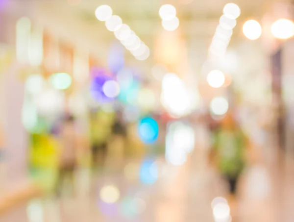 쇼핑 센터와 사람들의 흐릿 한 이미지 — 스톡 사진