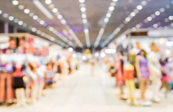 Suddig bild av människor som gick på köpcentrum, oskärpa ba — Stockfoto