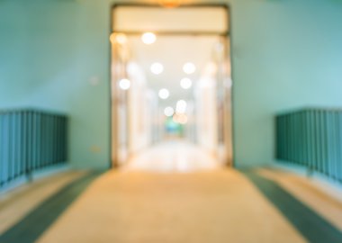 Arkaplan kullanımı için bulanık uzun koridor görüntüsü .