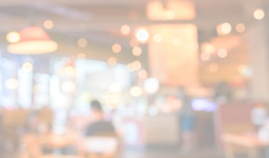 Boş ahşap masa ve kafeterya bokeh görüntü ile arka plan bulanıklık.