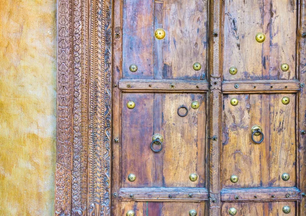 Puerta de madera vieja —  Fotos de Stock