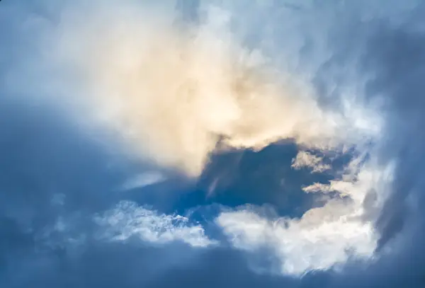 Gambar Langit Cerah Pada Waktu Hari Untuk Penggunaan Latar Belakang — Stok Foto