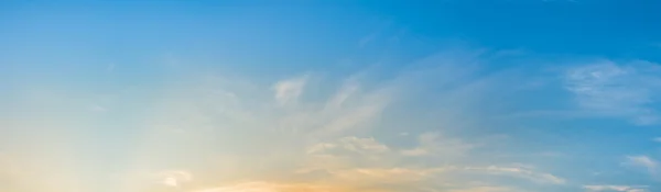 Panorama Obraz Modré Jasné Oblohy Denní Čas Pro Použití Pozadí — Stock fotografie