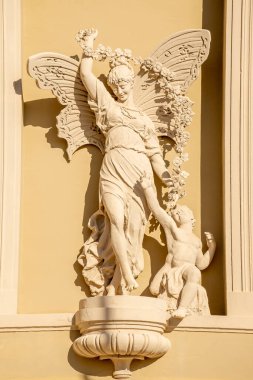  Monte-Carlo 'daki Opera cephesinde Monako CARLO, Monako 29.11.2020 Heykeli. Kaliteli fotoğraf