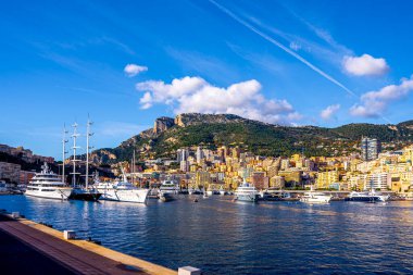 Monte-Carlo, Monaco 29.11.2020 Monte Carlo 'nun lüks yatları ve yelkenli tekneleri olan ana marinası.. 