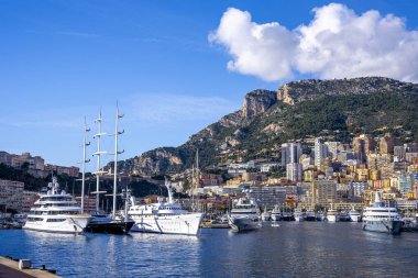 Monte-Carlo, Monaco 29.11.2020 Monte Carlo 'nun lüks yatları ve yelkenli tekneleri olan ana marinası.. 