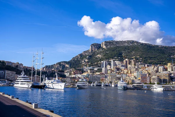 Monte-Carlo, Monaco 29.11.2020 Main marina of Monte Carlo with luxury yachts and sail boats. — Stock Photo, Image