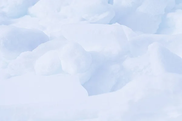 Όμορφο φυσικό φόντο χειμώνα. Καθαρό λευκό ορεινό χιόνι — Φωτογραφία Αρχείου