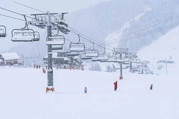 Auron Frankrijk 2021 Lege Skipistes Skiliften Skigebied Tijdens Wintervakantie 2021 — Stockfoto