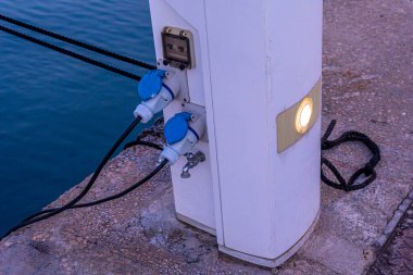 St Laurent-du Var, FRANCE: Tekneler için 22.07.2020 Elektrik Şarj İstasyonu.