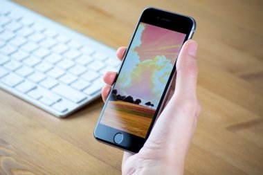 iPhone 6s tutun el