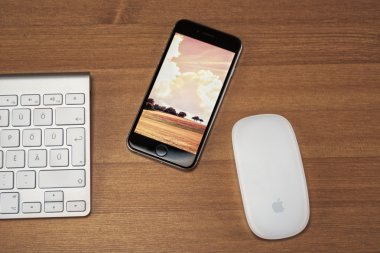 ahşap masa 6s iPhone'da