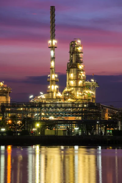 petrol rafineri sanayi tesisi, gece