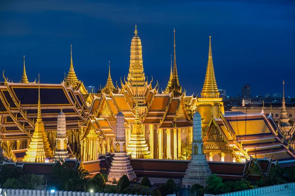 Velký palác za soumraku v Bangkoku, Thajsko — Stock fotografie