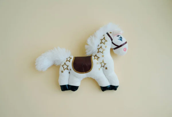 Kuda mainan lembut, simbol tahun — Stok Foto