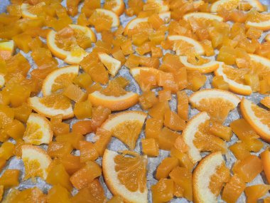 Güzel portakal dilimleri ve meyve dekoru.