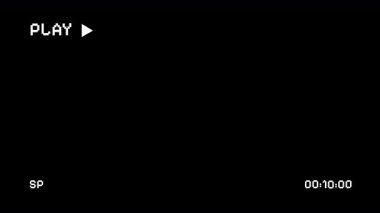 Eski bir VHS çalma efekti, video projelerinize nostaljik bir dokunuş eklemek için mükemmel. Eski ev filmleri ve kamera kayıtlarını yeniden oluşturun..