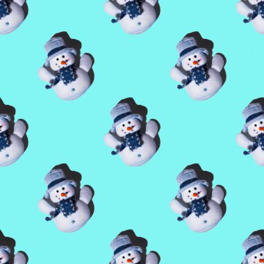 Açık mavi arka planda, kardan adam desenli, kardan adam desenli, kare desenli, üst görünüm