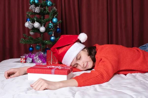 Espero Con Ansias Navidad Año Nuevo Retrato Una Joven Caucásica — Foto de Stock