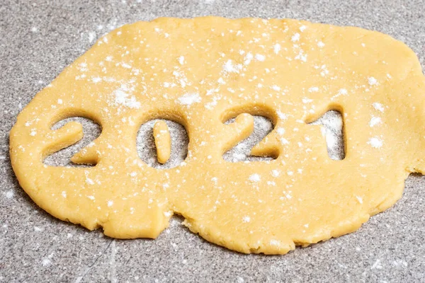 Preparando Para Fazer Biscoitos Caseiros Massa Amarela Polvilhada Com Farinha — Fotografia de Stock