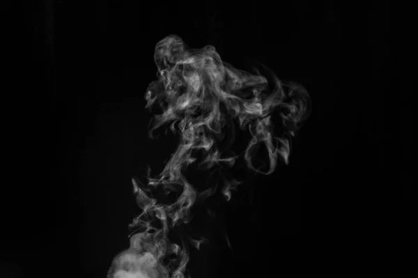 Vapor blanco rizado, niebla o humo aislado efecto especial transparente sobre fondo negro. Niebla o smog abstracto — Foto de Stock