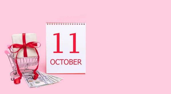 11O Dia Outubro Uma Caixa Presente Carrinho Compras Dólares Calendário — Fotografia de Stock