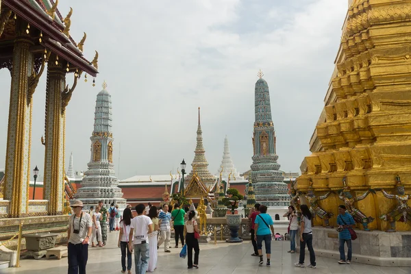 Il grande palazzo reale e Tempio del Buddha Smeraldo a Bangkok, Thailandia — Foto Stock