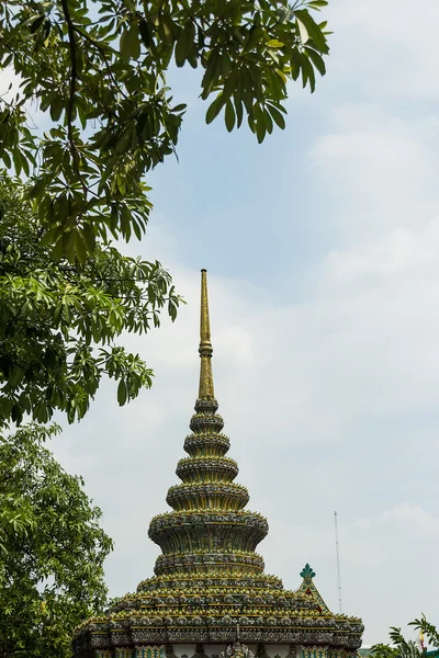 De grand Koninklijk Paleis en de tempel van de Smaragdgroene Boeddha in Bangkok, Thailand — Stockfoto